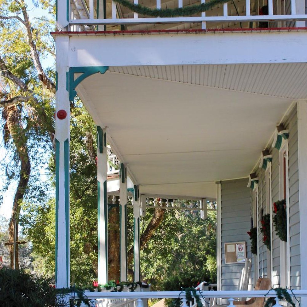 Clean porch on a coastal home